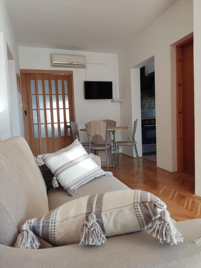 Apartman Car Vir Exterior foto